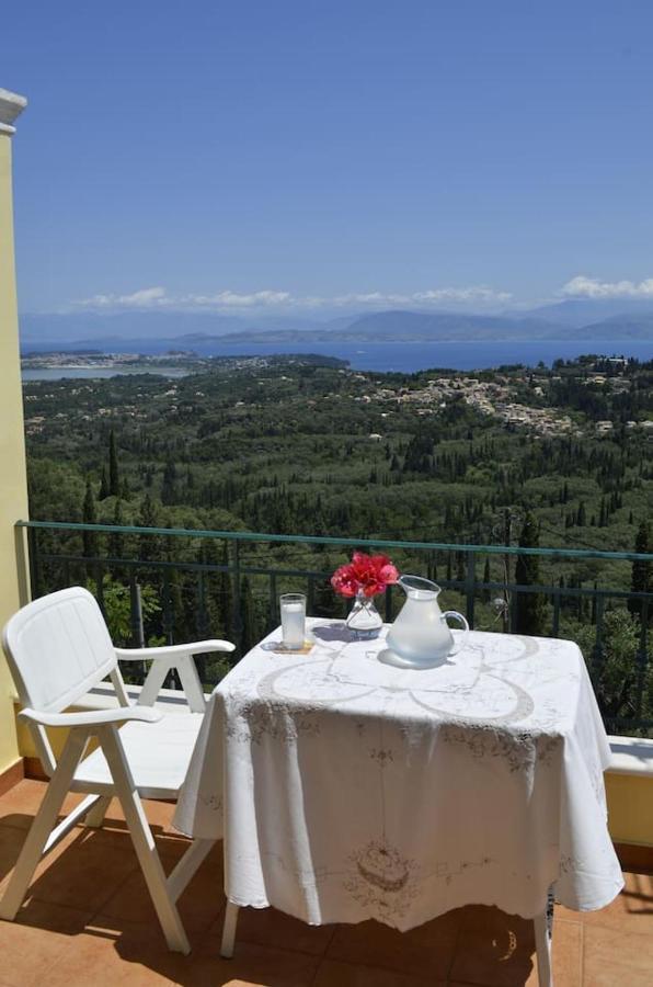Apartamento Ermina'S Gaze Agioi Deka  Exterior foto